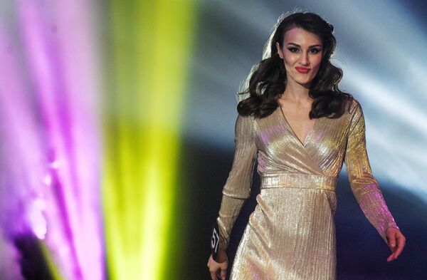 Участница во время выступления в финале конкурса красоты Miss International Mini 2019 - Sputnik Грузия