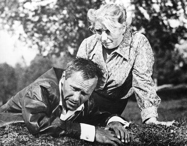 Опасаюсь сравнений с фильмом - в театре Грибоедова поставят Калину красную Опасаюсь сравнений с фильмом - в театре Грибоедова поставят Калину красную - Sputnik Грузия