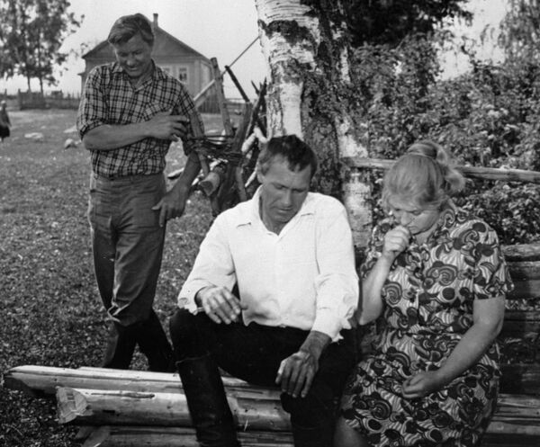 Опасаюсь сравнений с фильмом - в театре Грибоедова поставят Калину красную Опасаюсь сравнений с фильмом - в театре Грибоедова поставят Калину красную - Sputnik Грузия