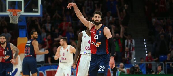 Лидер сборной Грузии по баскетболу и капитан испанской Басконии Торнике Шенгелия - Sputnik Грузия