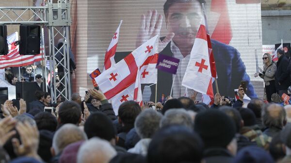 Михаил Саакашвили выступает перед своими сторонниками - Sputnik Грузия