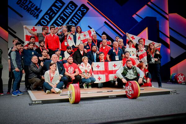 Грузия завоевала первую медаль на чемпионате Европы по тяжелой атлетике - Sputnik Грузия