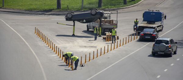 ამობრუნებული ავტომობილის ინსტალაცია თბილისში - Sputnik საქართველო