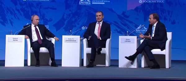 Путин и премьер-министр Швеции читали Пушкина на Арктическом форуме - Sputnik Грузия