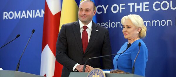 მამაუკა ბახტაძე და ვასილიკა ვიორიკა დენჩილესთან - Sputnik საქართველო