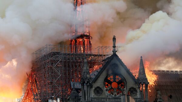 Пожар в соборе Нотр-дам в Париже - Sputnik საქართველო
