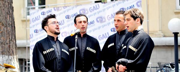 Грузинское многоголосие - хор в национальных костюмах - Sputnik Грузия