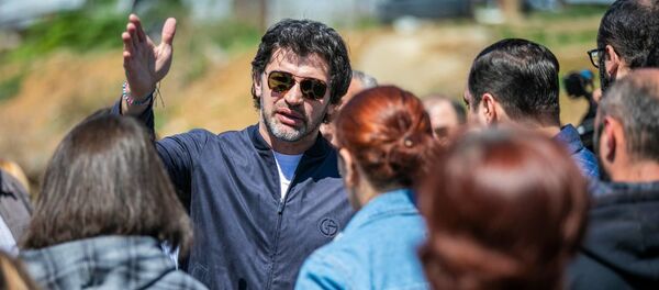 Каха Каладзе беседует с людьми - Sputnik Грузия