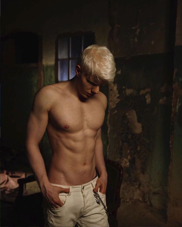 „ვგიჟდები შენს კუნთებზე“ – ბერას პიკანტურმა ფოტოებმა ინტერნეტი დაიპყრო „ვგიჟდები შენს კუნთებზე“ – ბერას პიკანტურმა ფოტოებმა ინტერნეტი დაიპყრო - Sputnik საქართველო