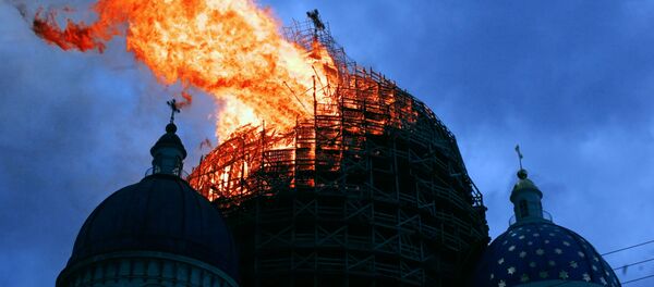 Пожар в Троицком соборе на Измайловском проспекте в Санкт-Петербурге - Sputnik Грузия