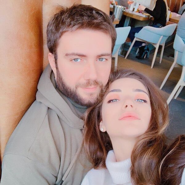 როგორ ისვენებენ ნოე სულაბერიძე და ჯანეტ ქერდიყოშვილი ევროპაში – რომანტიკული ფოტოები როგორ ისვენებენ ნოე სულაბერიძე და ჯანეტ ქერდიყოშვილი ევროპაში – რომანტიკული ფოტოები - Sputnik საქართველო