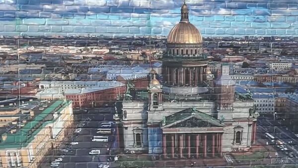 Дворы-колодцы Петербурга украшают картинами - Sputnik Грузия