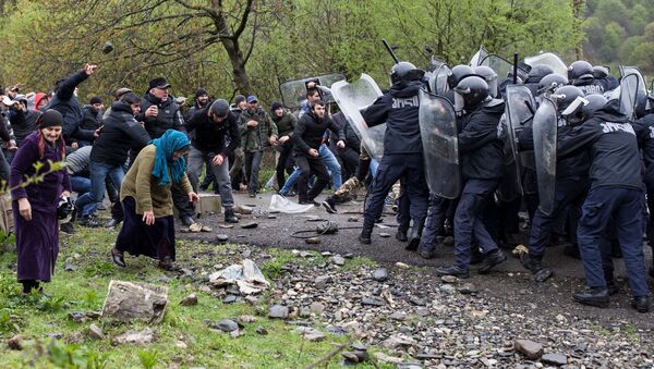 Столкновения жителей Панкисского ущелья с полицией - Sputnik Грузия