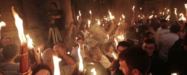 Схождение Благодатного огня в храме Гроба Господня - Sputnik Грузия