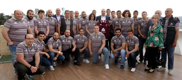 Премьер-министр Грузии Мамука Бахтадзе встретился с юношеской сборной по регби (U-18) Премьер-министр Грузии Мамука Бахтадзе встретился с юношеской сборной по регби (U-18) - Sputnik Грузия