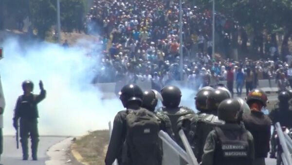 Демонстрации венесуэльцев после попытки госпереворота - Sputnik Грузия