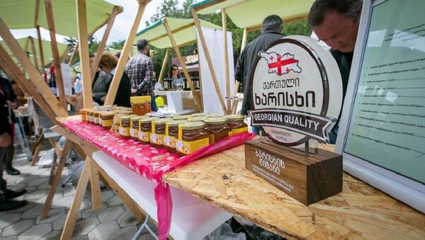 Грузинская продукция на выставке меда и чая - Sputnik Грузия
