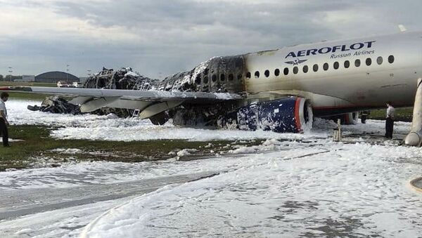 Последствия пожара на борту самолета в аэропорту Шереметьево - Sputnik Грузия