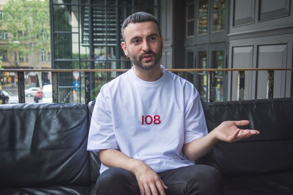 Техно-мать, рейв и свобода – грузинский дизайнер Бесо Туразашвили о новом бренде Berhasm - Sputnik Грузия