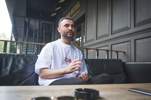 Техно-мать, рейв и свобода – грузинский дизайнер Бесо Туразашвили о новом бренде Berhasm - Sputnik Грузия