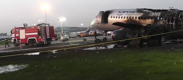 Следственные действия на месте аварийной посадки самолёта в аэропорту Шереметьево - Sputnik Грузия