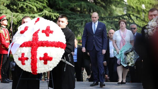 Премьер Грузии Мамука Бахтадзе посетил парк Ваке в День победы - Sputnik Грузия