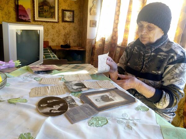 დახეული ჯინსების ეპოქაში მოთხრობილი ფოსტალიონის ეპოქის სიყვარულის ისტორია დახეული ჯინსების ეპოქაში მოთხრობილი ფოსტალიონის ეპოქის სიყვარულის ისტორია - Sputnik საქართველო