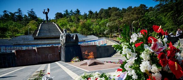 Парк Ваке в День Победы над фашизмом 9 Мая - Sputnik Грузия