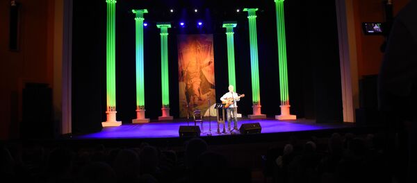 Праздник со слезами на глазах: в Тбилиси прошел гала-концерт, посвященный 9 Мая Праздник со слезами на глазах: в Тбилиси прошел гала-концерт, посвященный 9 Мая - Sputnik Грузия