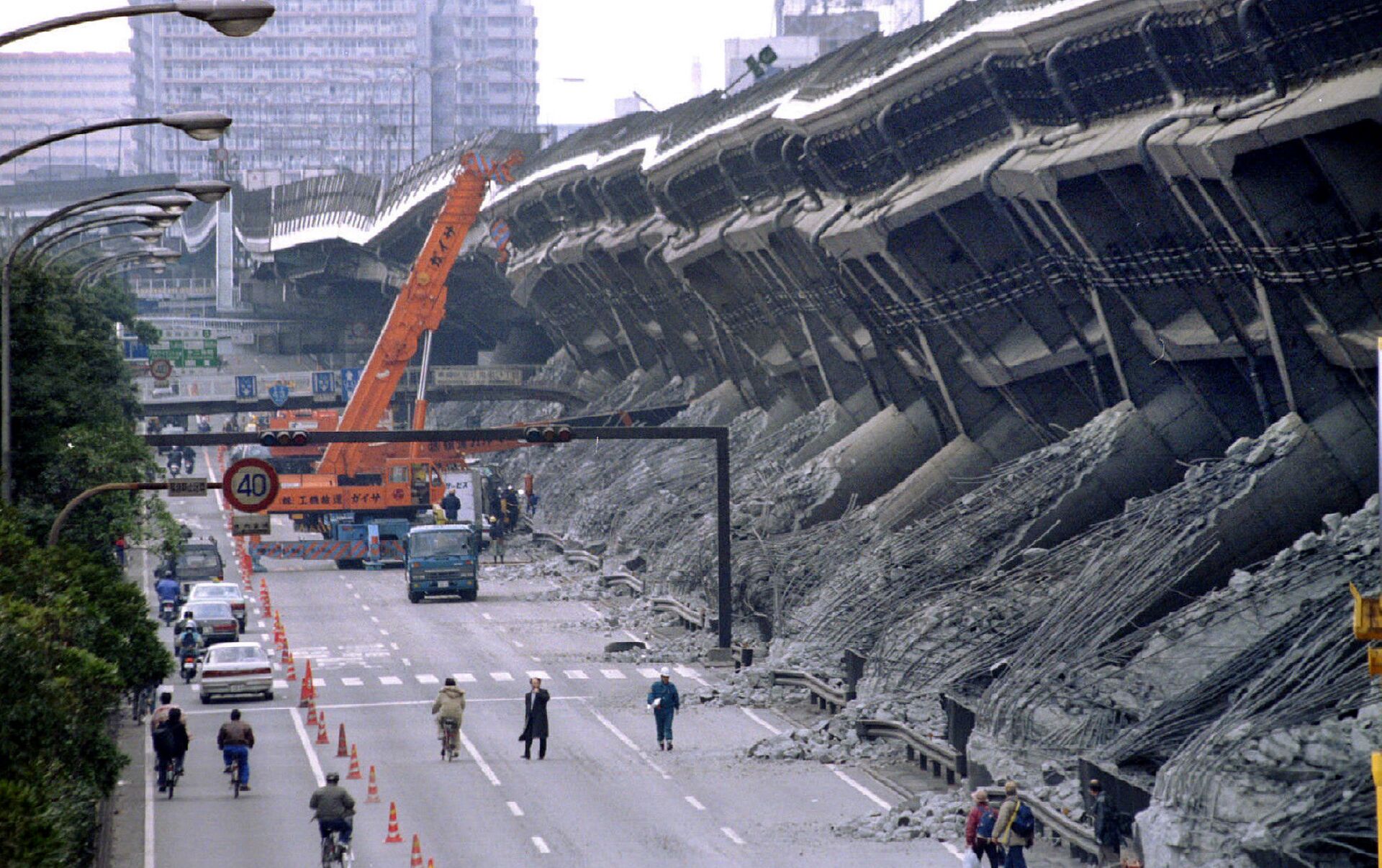 Историческое землетрясение. Землетрясение в Японии 1995. Землетрясение Коба 1995. Землетрясение в Кобе. Великое землетрясение Хансин-Авадзи.