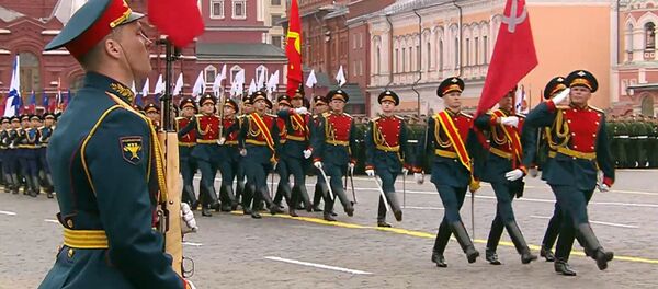 Парад в российских городах в День Победы  - Sputnik Грузия