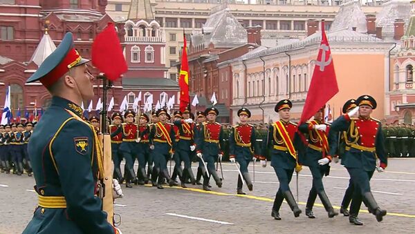 Парад в российских городах в День Победы  - Sputnik Грузия