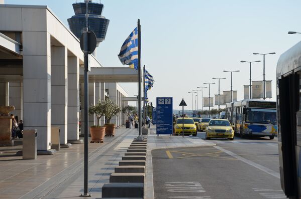 Международный аэропорт Афин Элефтериос Венизелос - это центральный аэропорт Греции. Аэропорт известен своими постоянными инвестициями в новаторские технологии, что позволяет назвать его одним из самых современных в Европе и мире в целом - Sputnik Грузия