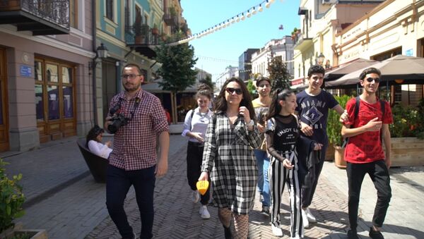 Sputnik Taoba: тбилисские школьники научились снимать уличный опрос - Sputnik Грузия