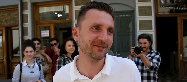 Грузинские школьники провели опрос туристов в рамках проекта Sputnik Тaoba - Sputnik Грузия