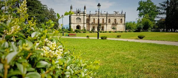 Дворец князей Дадиани. Музей и Ботанический сад Зугдиди - Sputnik Грузия