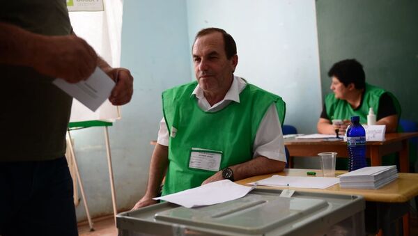 Голосование в ходе выборов 19 мая в Марнеули - Sputnik Грузия