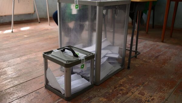Голосование в ходе выборов 19 мая в Марнеули - Sputnik Грузия