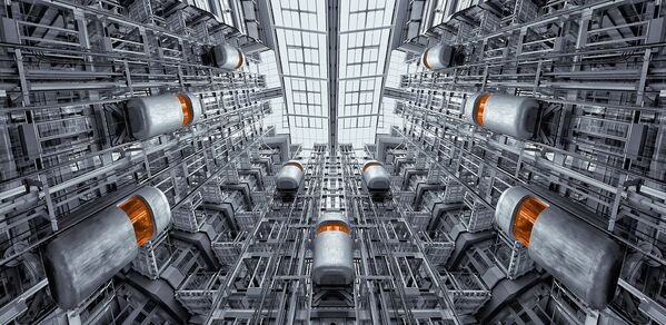 На этот лифт, повторяющий монотонный процесс, можно смотреть очень долго - Sputnik Грузия