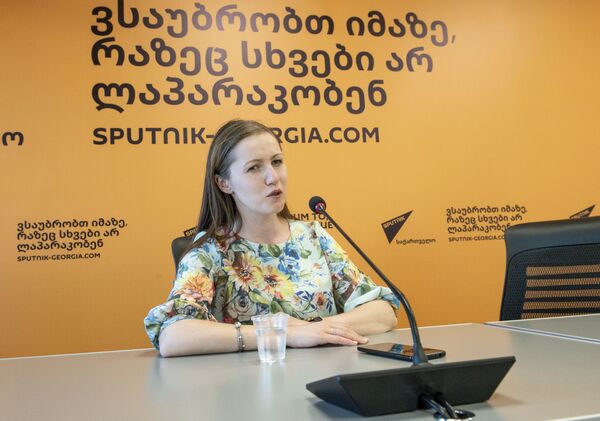 Мы живем традиционно архаическим сознанием - певица Нафсет Чениб о Грузии и Кавказе - Sputnik Грузия