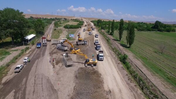 Реконструкция дороги на одном из участков автомагистрали Евлах-Загатала-госграница с Грузией - Sputnik Грузия