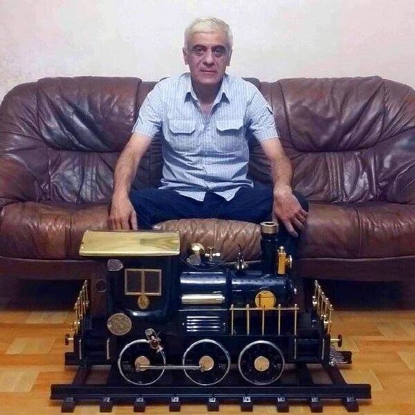 ორთქლმავლები, ეტლები და ავტოები: უნიკალური ნივთები საკერავი მანქანებისგან - Sputnik საქართველო