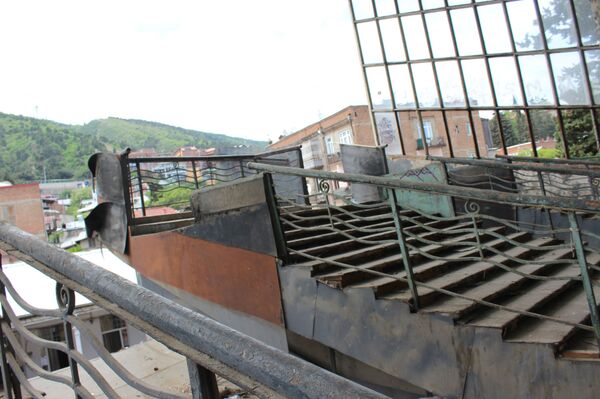 Как выглядит самое заброшенное здание Тбилиси — здесь начинается путь в прошлое - Sputnik Грузия