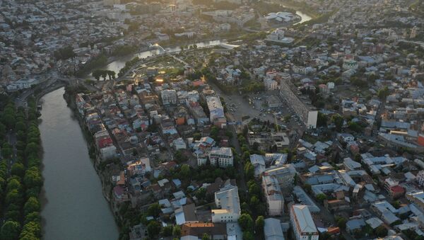 Вид на город Тбилиси с высоты птичьего полета - район Авлабари - Sputnik Грузия
