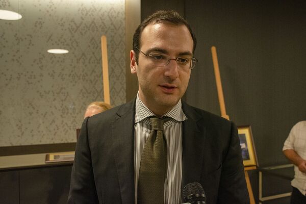 ვინ ხართ თქვენ, ანზორ ბიწაძე?  ბურჯანაძის ვაჟი პოლიტიკასა და პირად ცხოვრებაზე  ვინ ხართ თქვენ, ანზორ ბიწაძე?  ბურჯანაძის ვაჟი პოლიტიკასა და პირად ცხოვრებაზე - Sputnik საქართველო