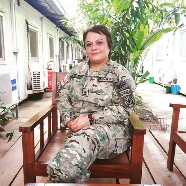 ყველაზე მამაცი ბებია – პირველი და ერთადერთი ქართველი ოფიცერი ქალი აფრიკის მისიაში ყველაზე მამაცი ბებია – პირველი და ერთადერთი ქართველი ოფიცერი ქალი აფრიკის მისიაში - Sputnik საქართველო