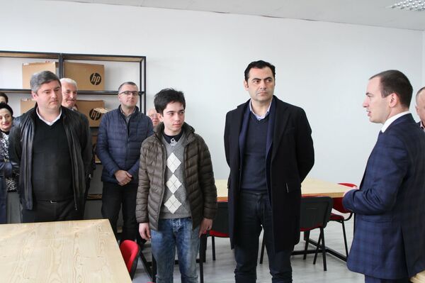 ბექ ბოტი ანუ ხელოვნური ინტელექტი ბექა შეროზიასგან ბექ ბოტი ანუ ხელოვნური ინტელექტი ბექა შეროზიასგან - Sputnik საქართველო