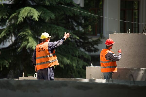На первом этапе перекрыт отрезок дороги от первого корпуса Тбилисского государственного университета им. Иванэ Джавахишвили до здания торгового центра Пиксель - Sputnik Грузия