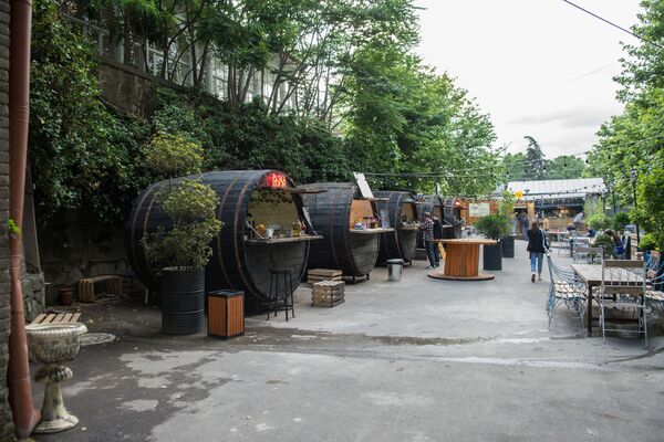 Новая жизнь Винного завода №1: как в Тбилиси историю превратили в моду - Sputnik Грузия