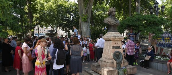 В столице Грузии отметили день рождения Пушкина и День русского языка В столице Грузии отметили день рождения Пушкина и День русского языка - Sputnik Грузия